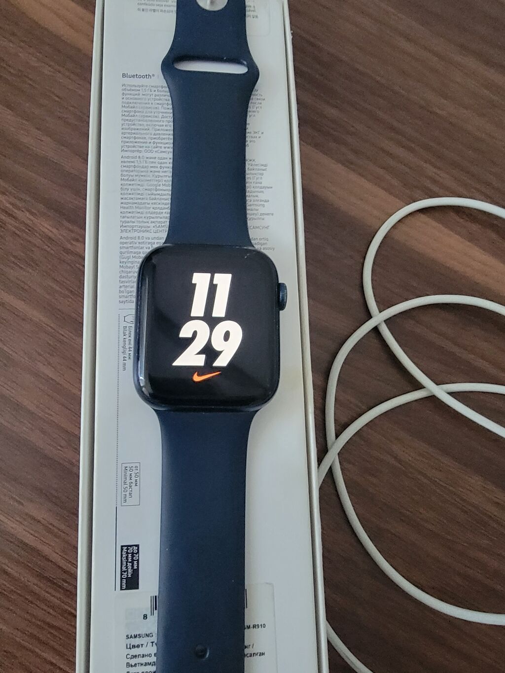 Apple Watch Nike (GPS) ağıllı saat - Korpus: kvadrat dizayn, sağ
