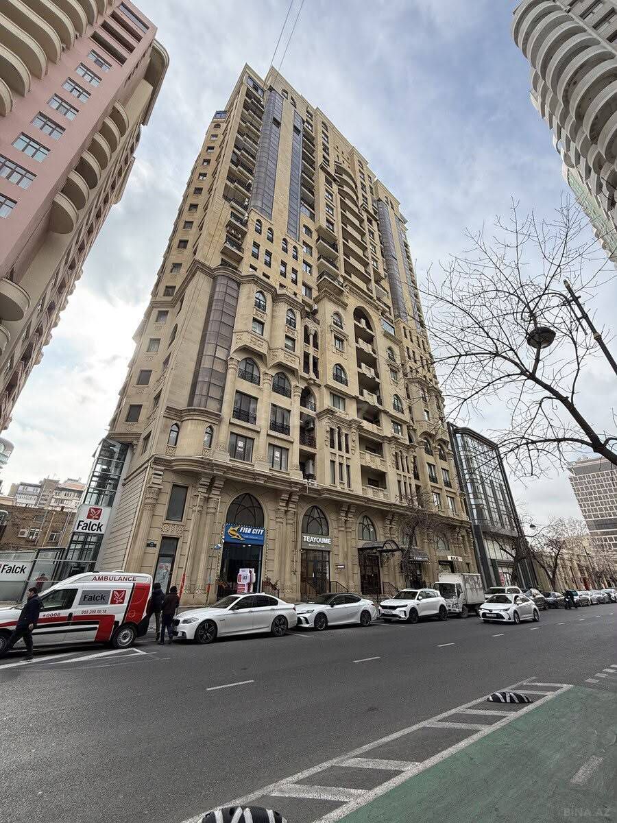 Satılır 4 otaqlı yeni tikili 248.6 m² — Mənzil, Bakı