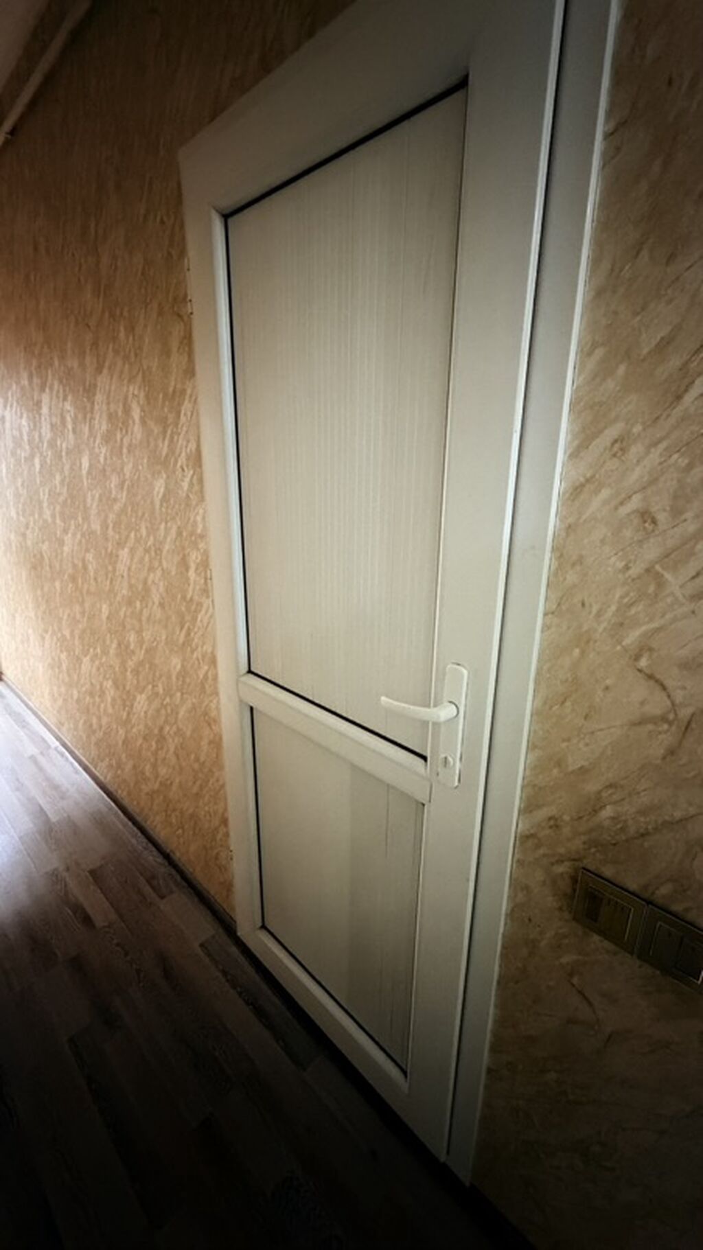 Ağ rəngli plastik qapı - Material: PVC/profil çərçivə - Doldurma — Mallar, Masazır (2)