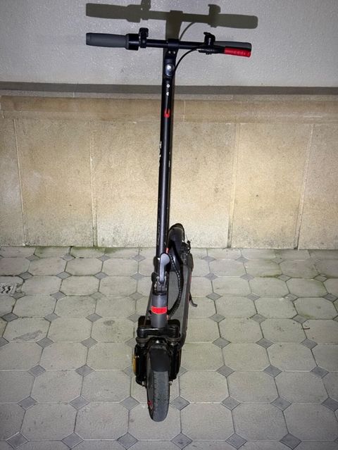 Elektrikli skuter – Tooa 555-TS / ST-555 Xüsusiyyətlər: suret 30-40 -