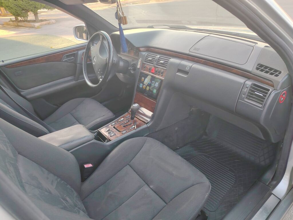 Mercedes-Benz E-Class (W210) sedan – gümüşü rəng. Əsas xüsusiyyətlər — Avto, Gəncə (7)