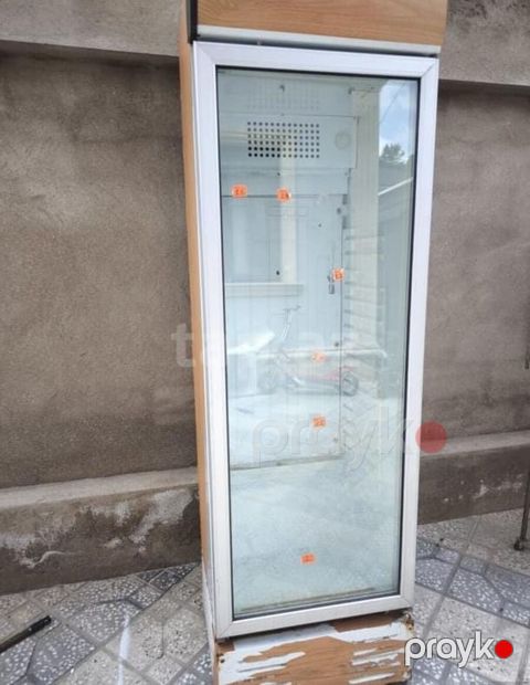 Cinar firması Su soyuducusu 280 Azn.Ölçü 60x60x210 sm. Tam işləkdir