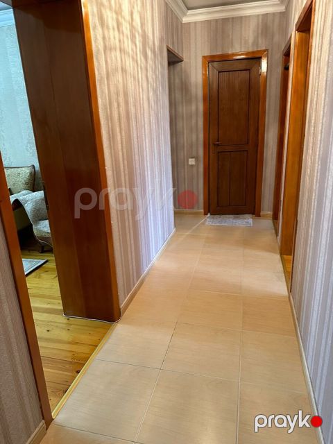 Satılır 3 otaqlı köhnə tikili 90 m²