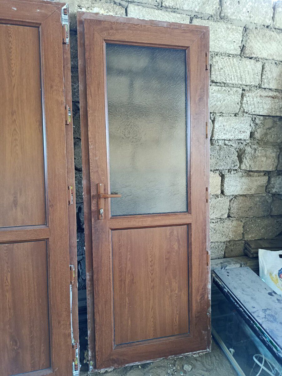 Plastik qapı — Mallar, Bakı (3)