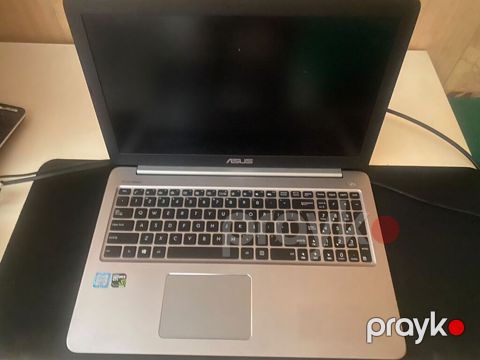 ASUS noutbuk - Prosessor: Intel Core i7, 7‑ci nəsil - Qrafika: NVIDIA