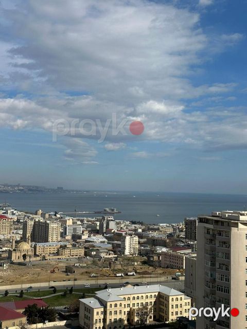 3-otaqlı yeni tikili, İsmayıl Qutqaşınlı küç., 190 m² — Bakı