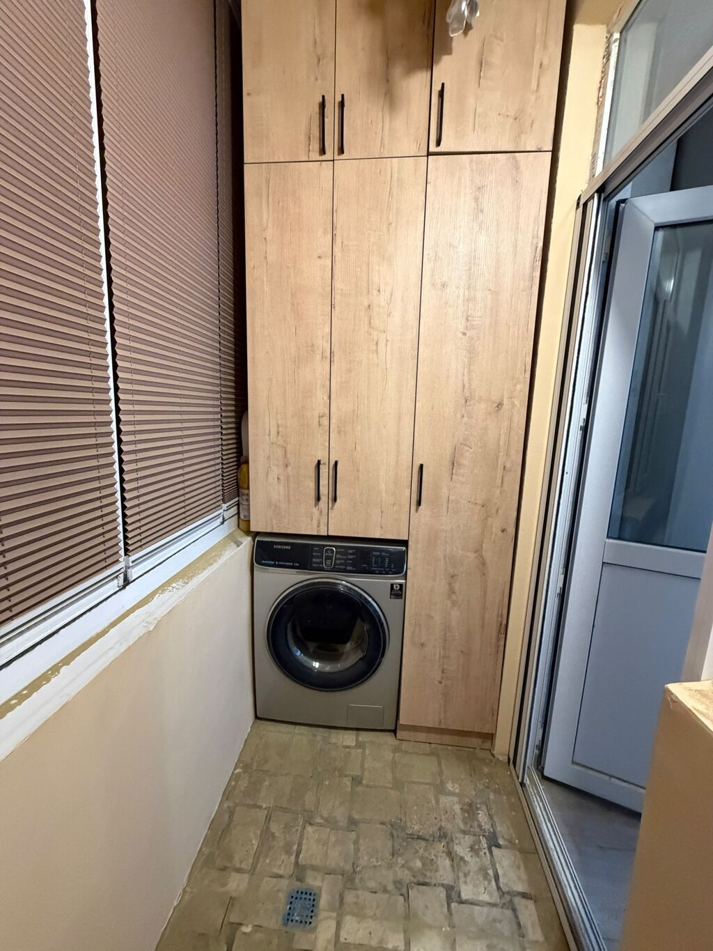 Qutuluş 93 de 6 mərtəbəli binanın 2 ci mərtəbəsində 73 kv şəxsi — Mebel, Masazır (10)