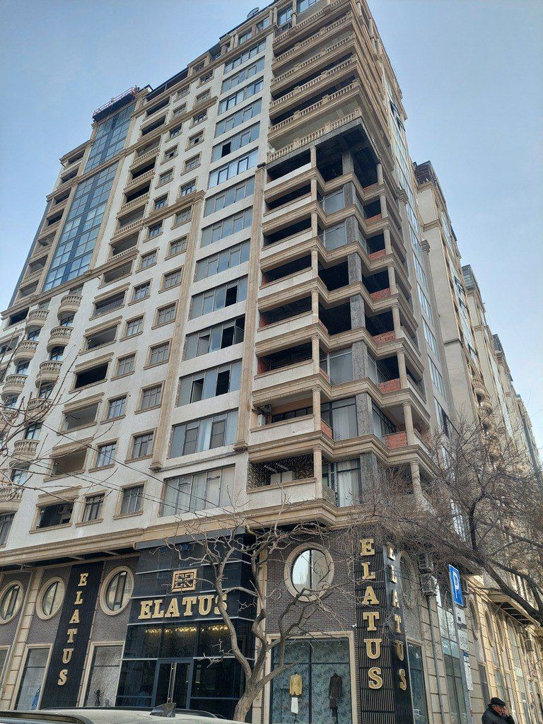 Satılır 5 otaqlı yeni tikili 313 m² — Mənzil, Bakı