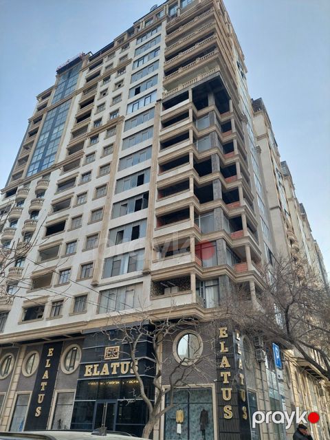 Satılır 5 otaqlı yeni tikili 313 m²