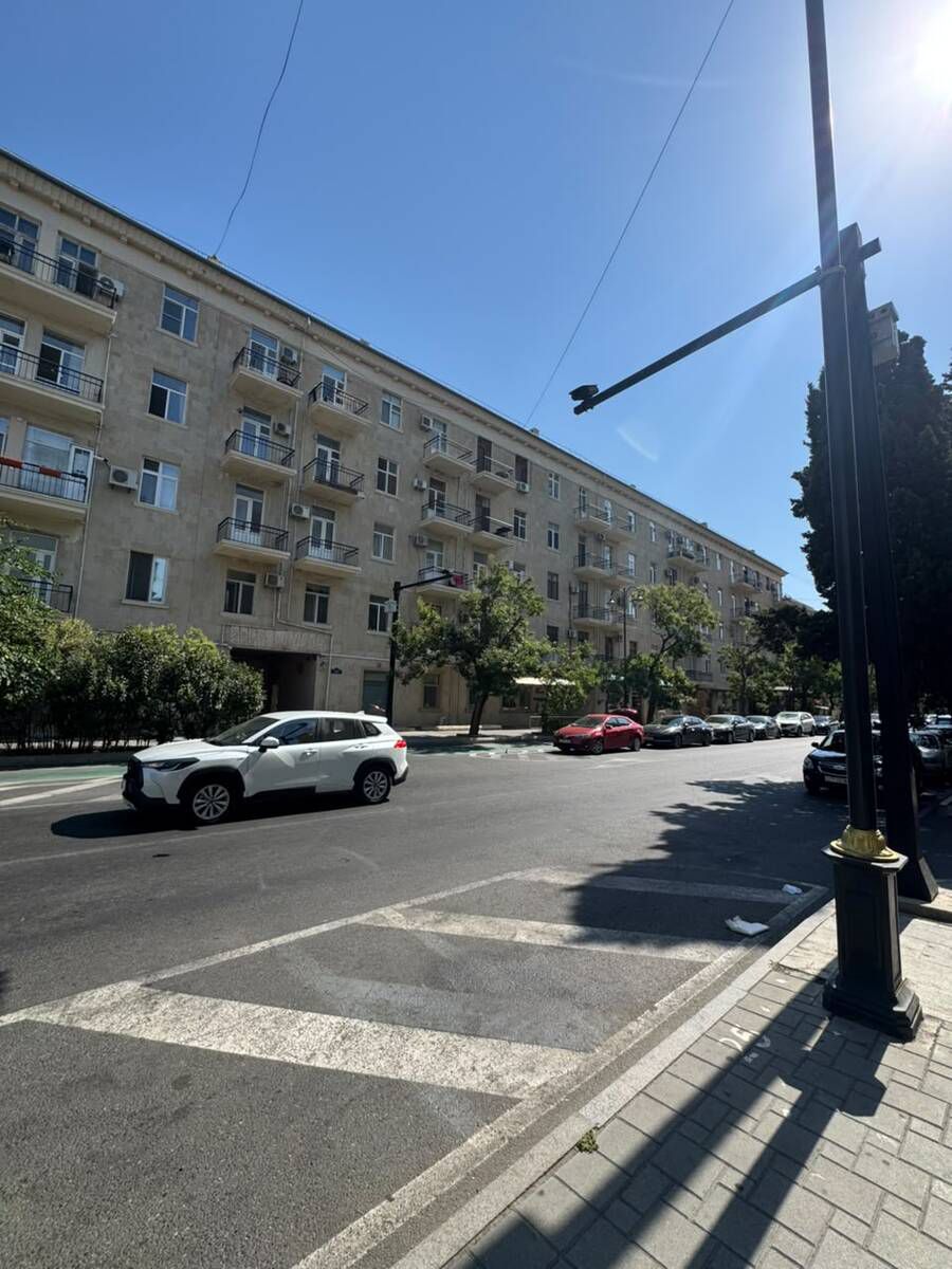 Satılır 3 otaqlı köhnə tikili 82 m² — Mənzil, Bakı (2)