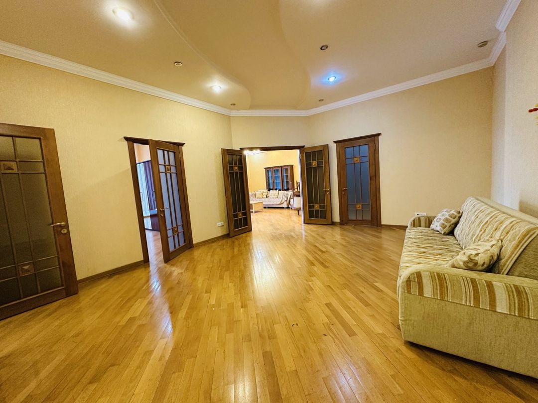 İcarəyə verilir 3 otaqlı yeni tikili 171 m² — Mənzil, Bakı (7)