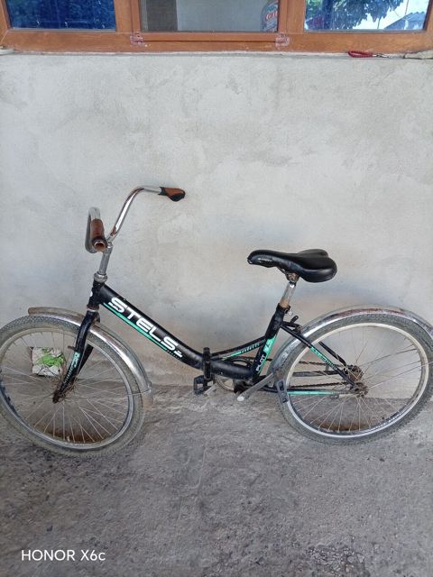 STELS Pilot 24 şəhər/komfort tipli velosiped.Nasosda üstündə verilir