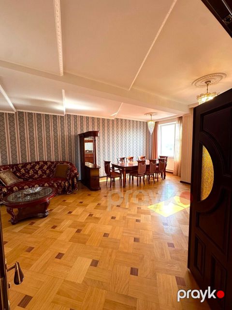 Satılır 4 otaqlı yeni tikili 175 m²