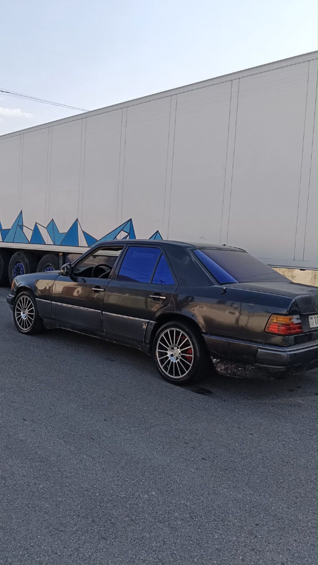Mercedes-Benz 230: 2.3 l | 1985 il Sedan — Avto, Bakı (2)