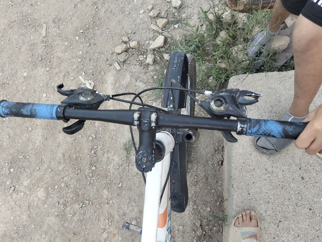 Dağ velosipedi – SAF (SAFEC yazılı loqo) Xüsusiyyətlər: - Alüminium