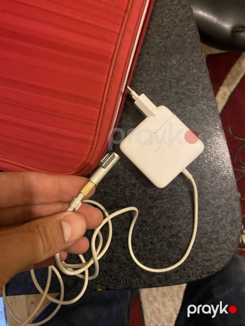 Apple MacBook Air 13" – Model A1369 (2011) Xüsusiyyətlər: - Ekran — Bakı