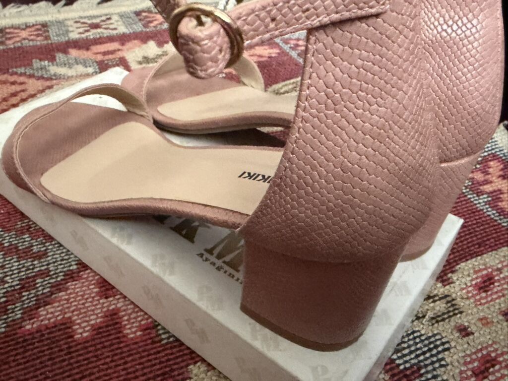 LC Waikiki qadın sandaleti - Rəng: toz pembe - Model: açıq burunlu — Şəxsi əşyalar, Bakı (3)
