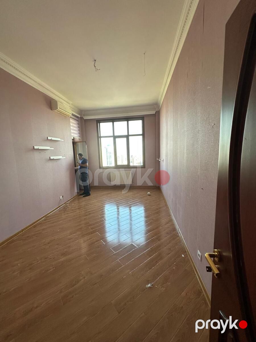 Satılır 4 otaqlı yeni tikili 200 m² — Mənzil, Bakı (7)