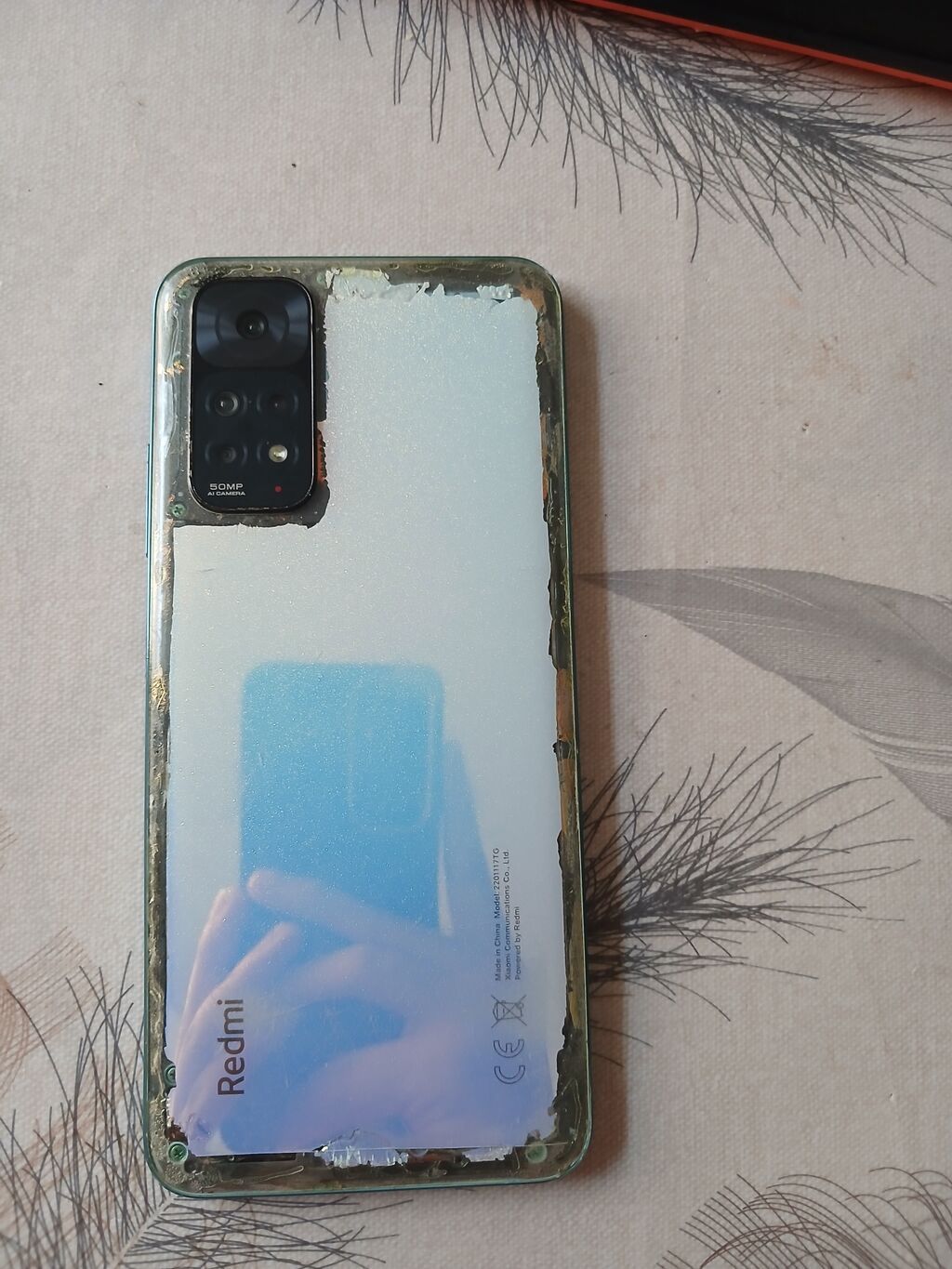 Məhsul: Redmi smartfon (model arxa qapaqda “Redmi” loqosu ilə), arxa — Elektronika, Bakı (2)