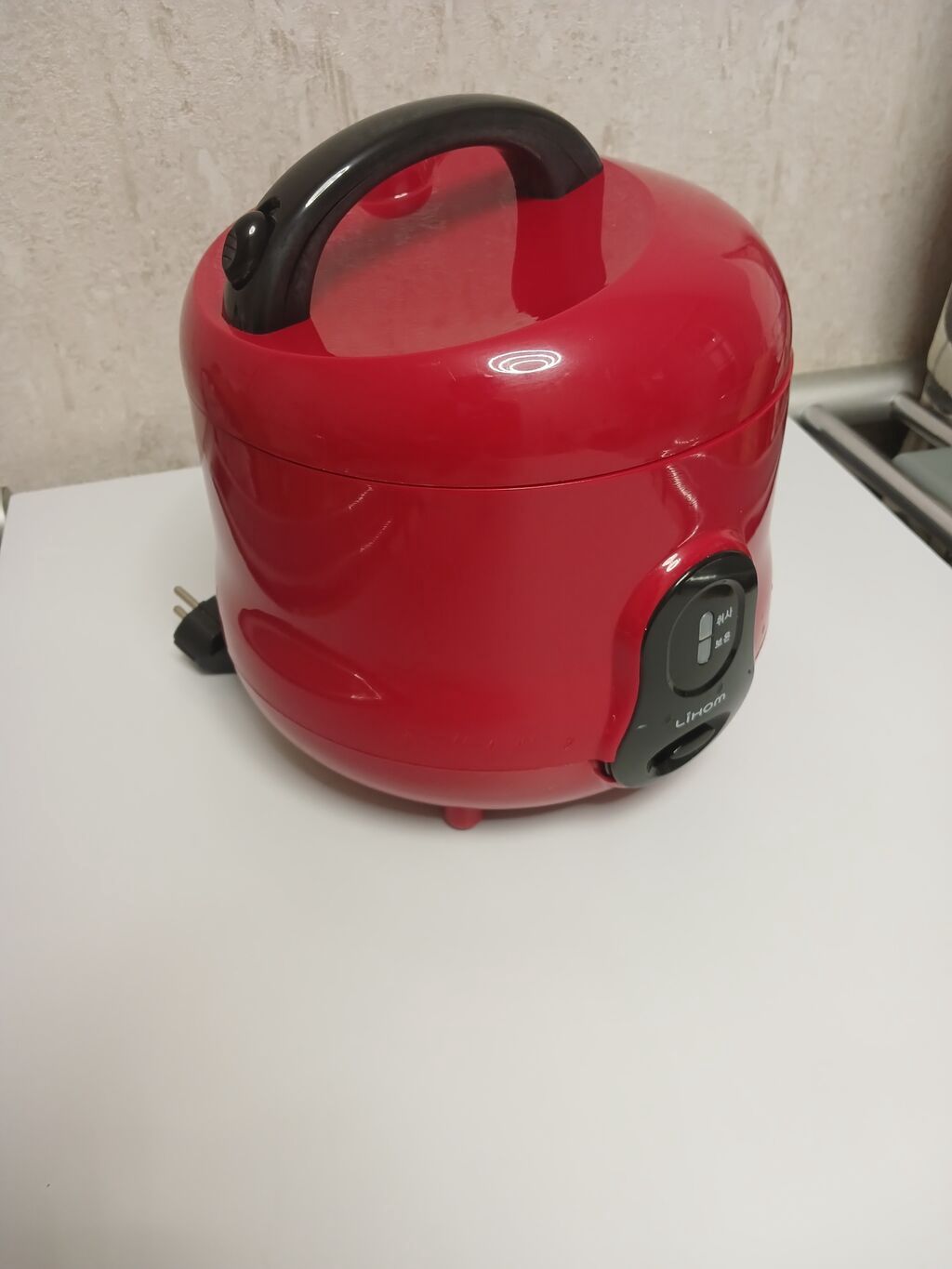 Qırmızı rəngli elektrikli düyübişirən (rice cooker), Linon markalı