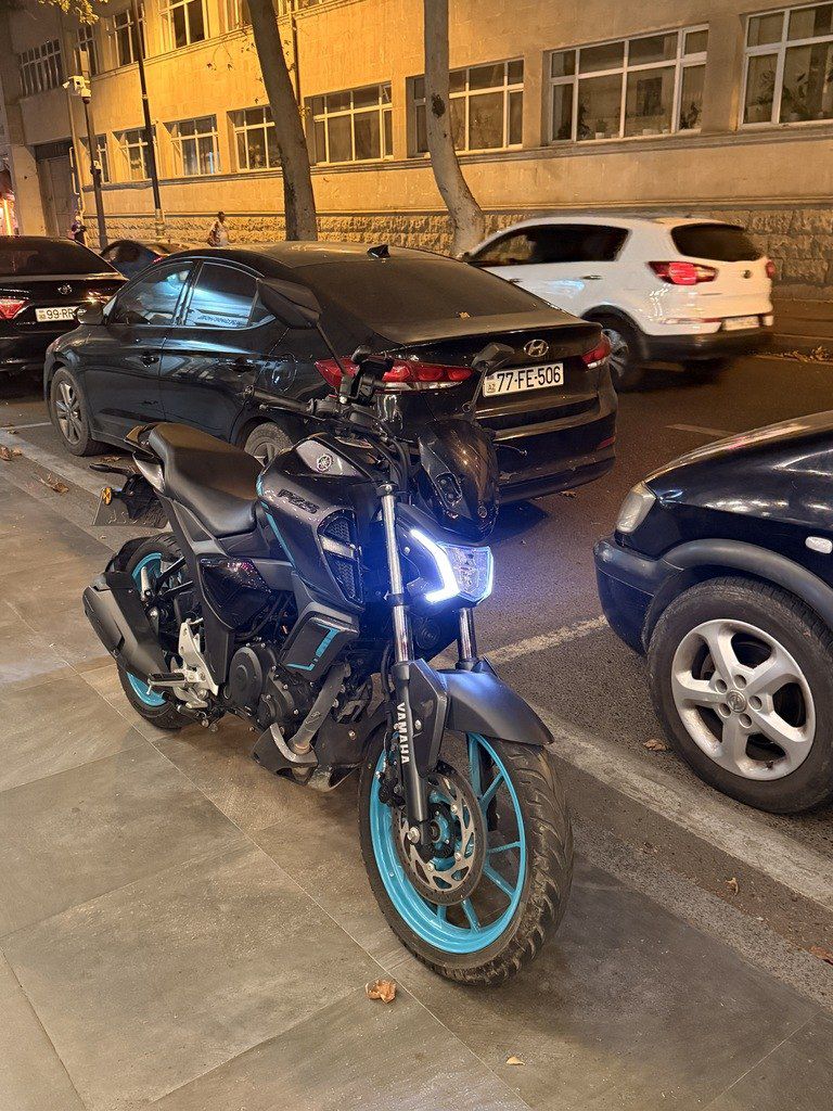Yamaha FZ-S Fi Hybrid, 150 sm3, 2025 il, 9 500 km — Motosikletlər, Bakı (2)