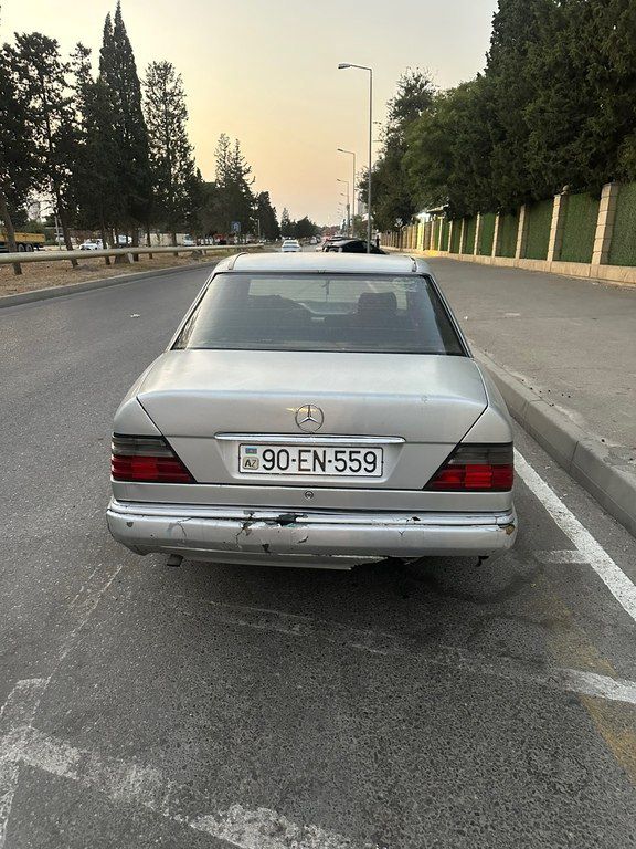 Mercedes E 200, 2.0 L, 1993 il, 855 777 km — Avtomobillər, Bakı (2)