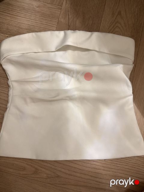 Ağ rəngli straplez top Razmer:38 - Model: boru/korset tipli straplez