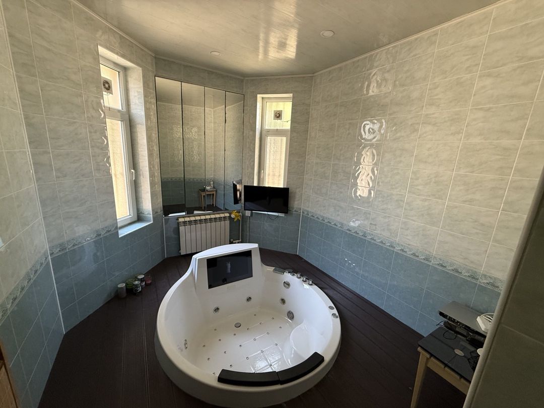 İcarəyə verilir 9 otaqlı həyət evi/bağ evi 400 m² — Ev, villa, Bakı (8)