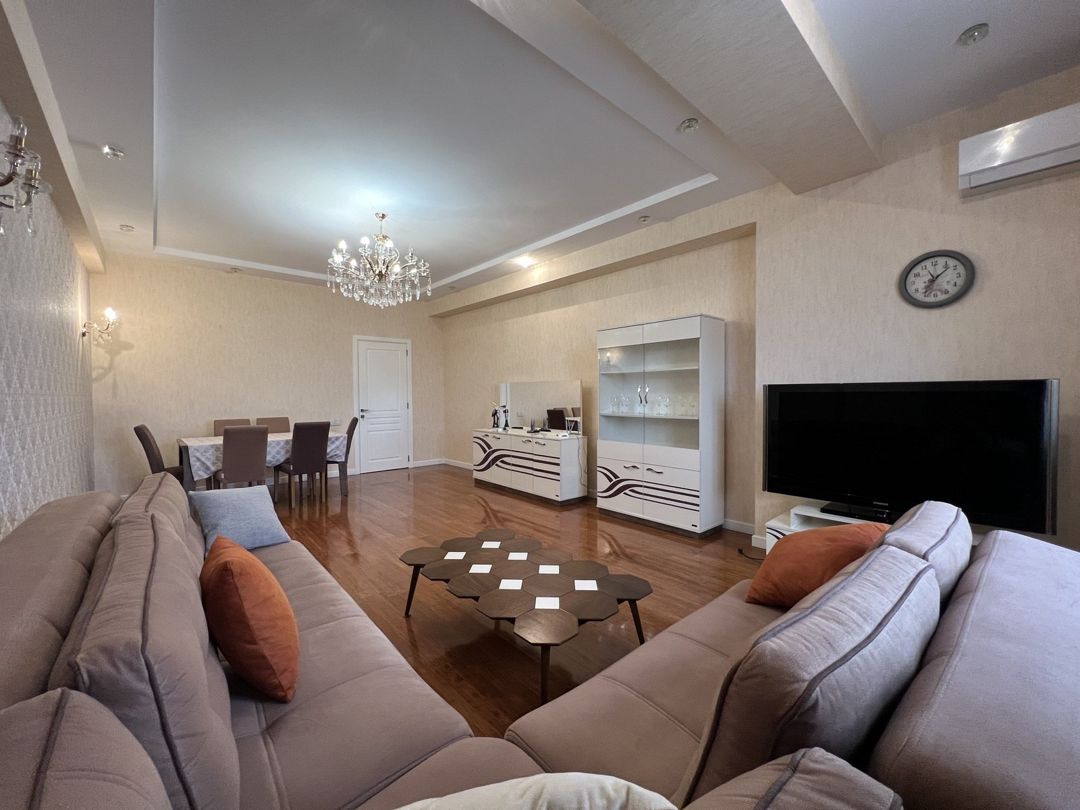 4-otaqlı yeni tikili kirayə verilir, 28 May m., 180 m² — Daşınmaz əmlak, Bakı