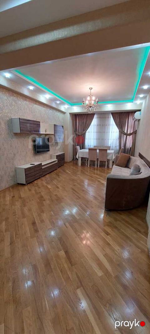İcarəyə verilir 3 otaqlı yeni tikili 130 m²