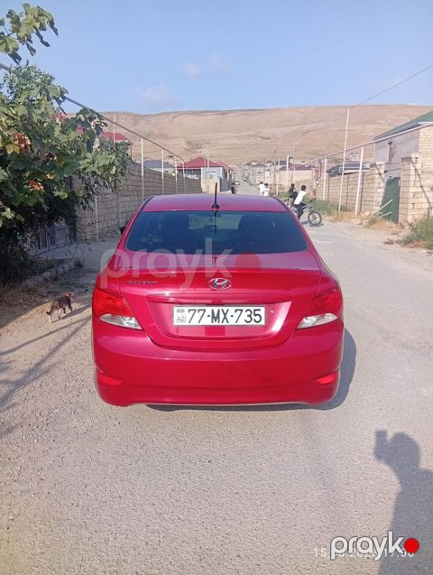 Hyundai Accent sedan - Kuzov: sedan, parlaq qırmızı rəng - Mühərrik