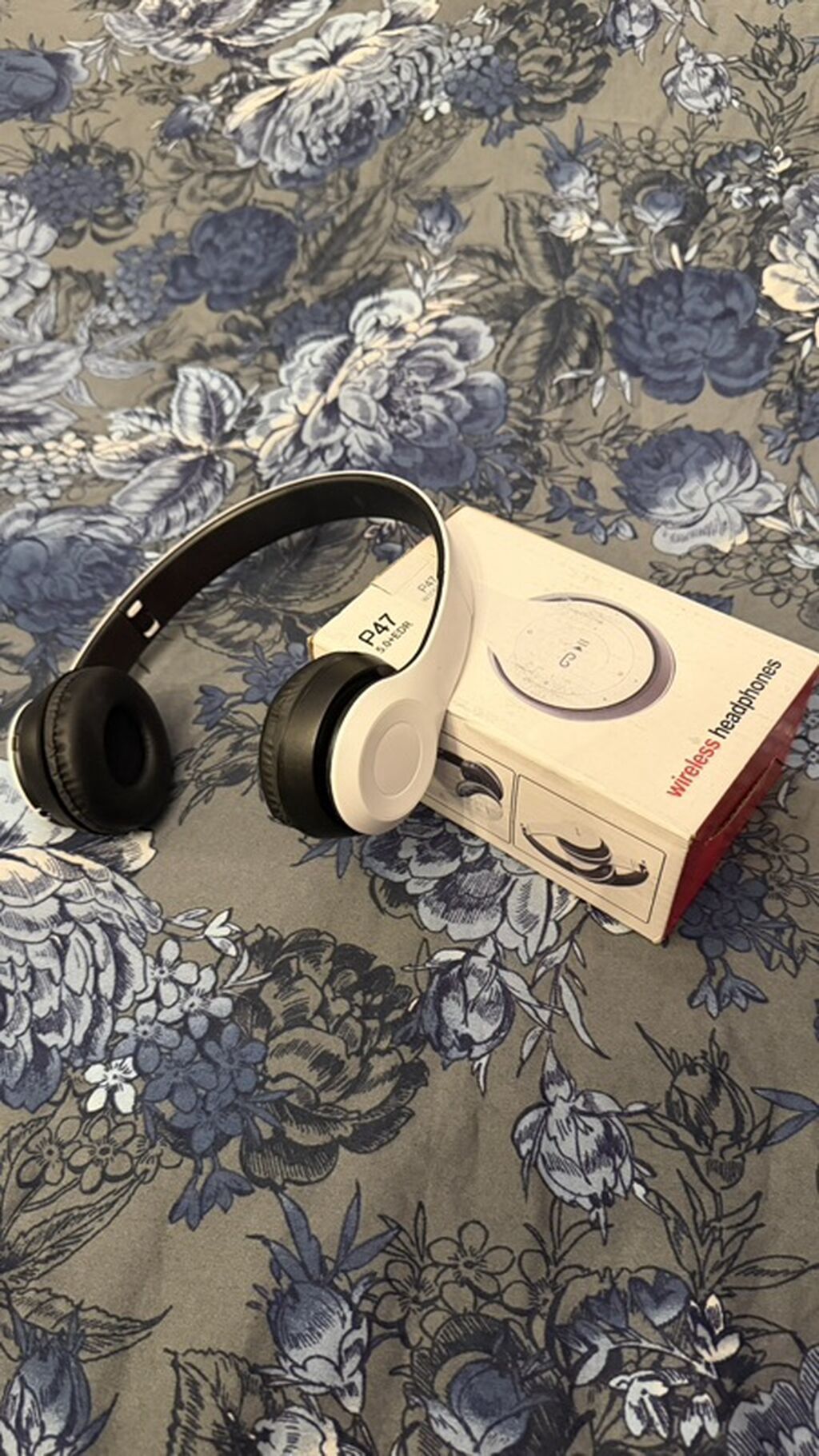 P47 5.0+EDR simsiz qulaqlıq. Qulaqlıq over-ear tipli dizayna