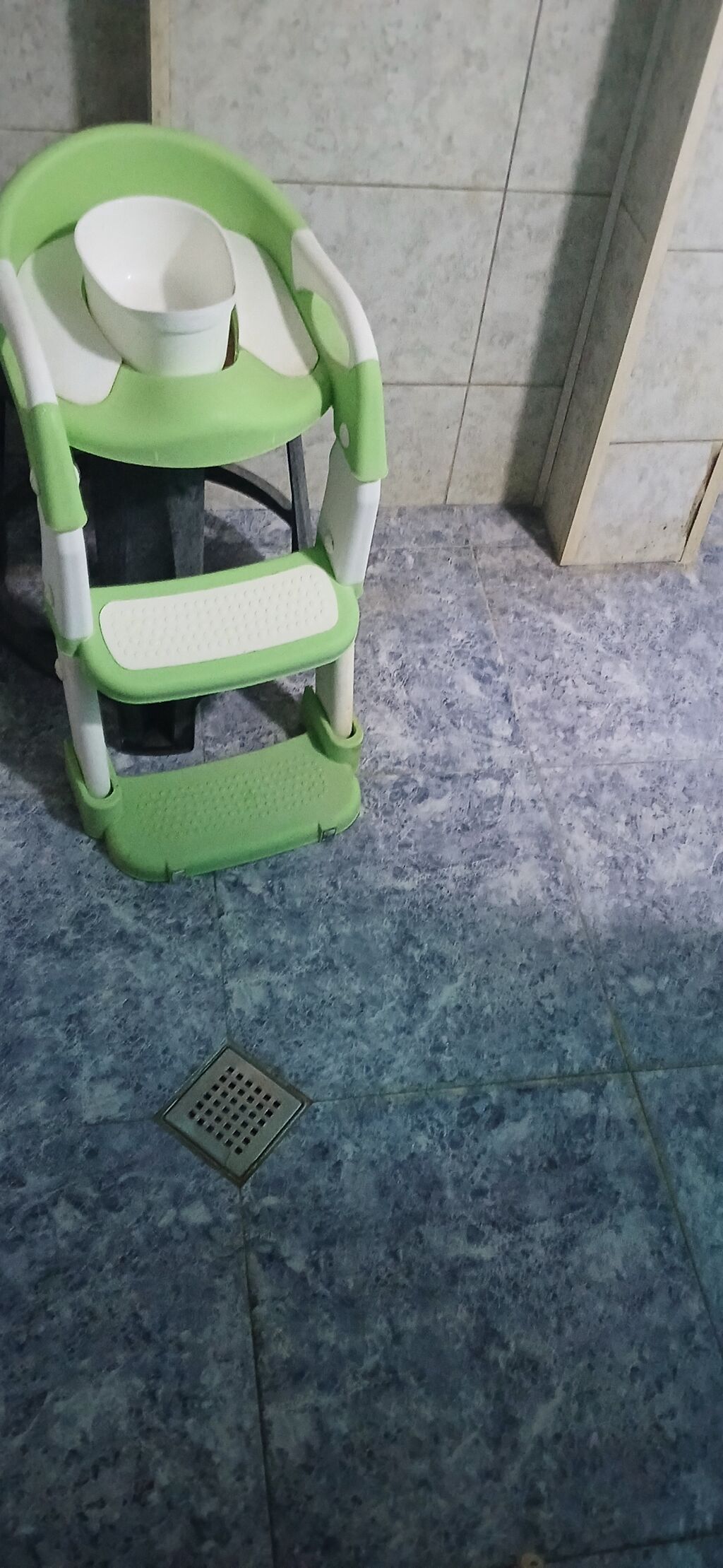 Uşaq tualet oturacağı – nərdivanlı model, yaşıl-ağ — Uşaq tualetləri və oturacaqları, Bakı (2)