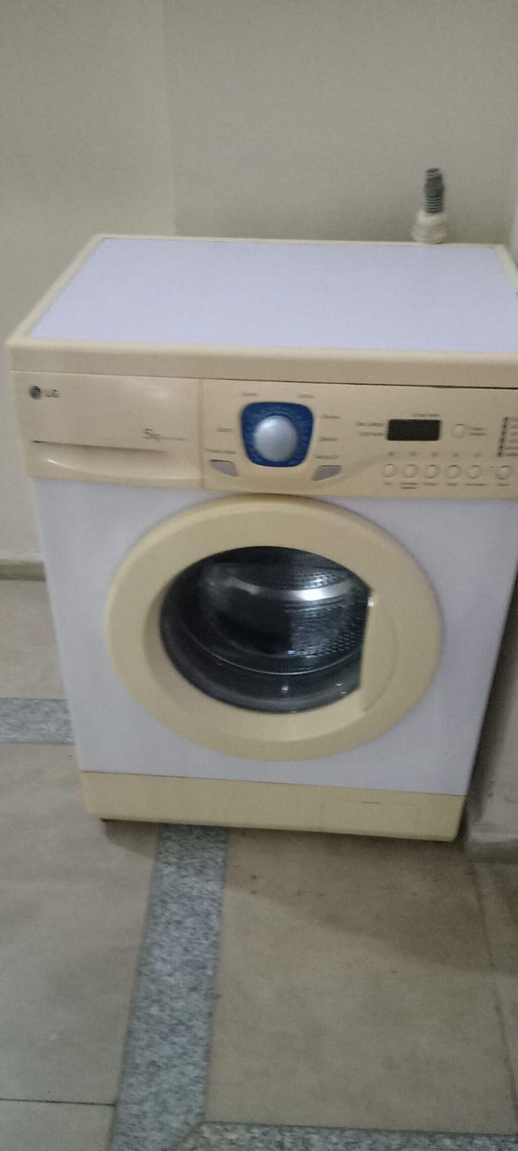 LG ön yükləməli paltaryuyan maşın - Tutum: 5 kq (paneldə qeyd olunub)