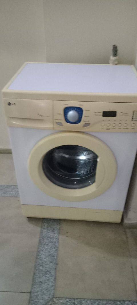LG ön yükləməli paltaryuyan maşın - Tutum: 5 kq (paneldə qeyd olunub)