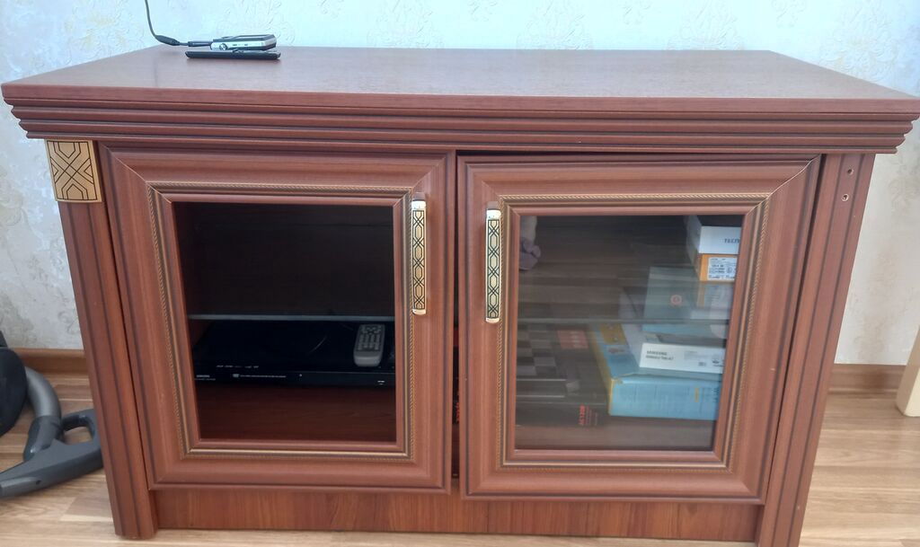 Klassik üslubda televizor/medianəzarət tumbası - Material: ağac — Mebel, Bakı