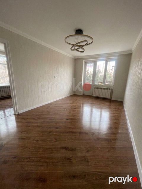 Satılır 2 otaqlı köhnə tikili 45 m²