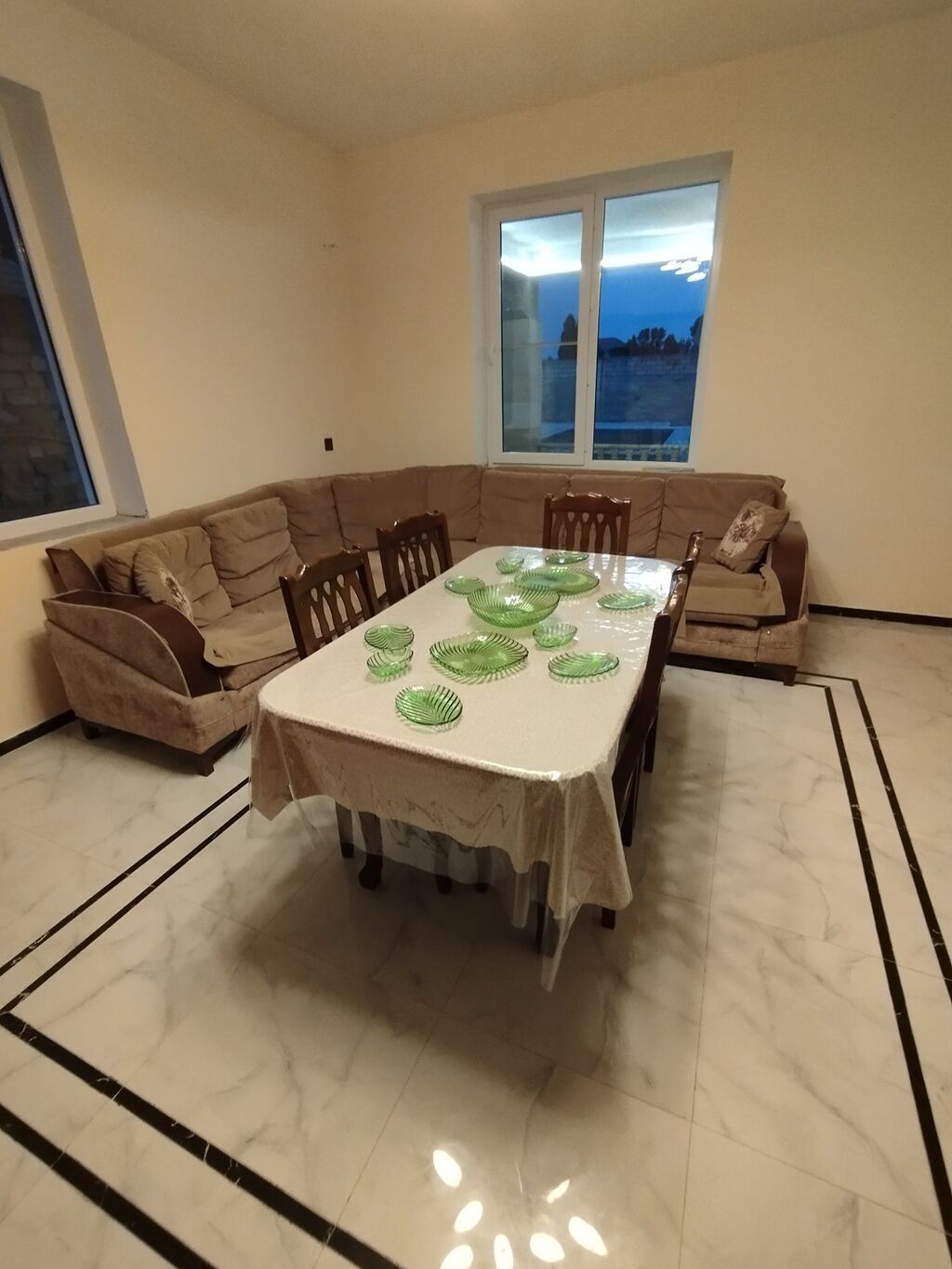 Həyətyanı hovuzlu istirahət məkanı - Açıq tipli düzbucaqlı daş — Hovuzlar, Bakı (5)