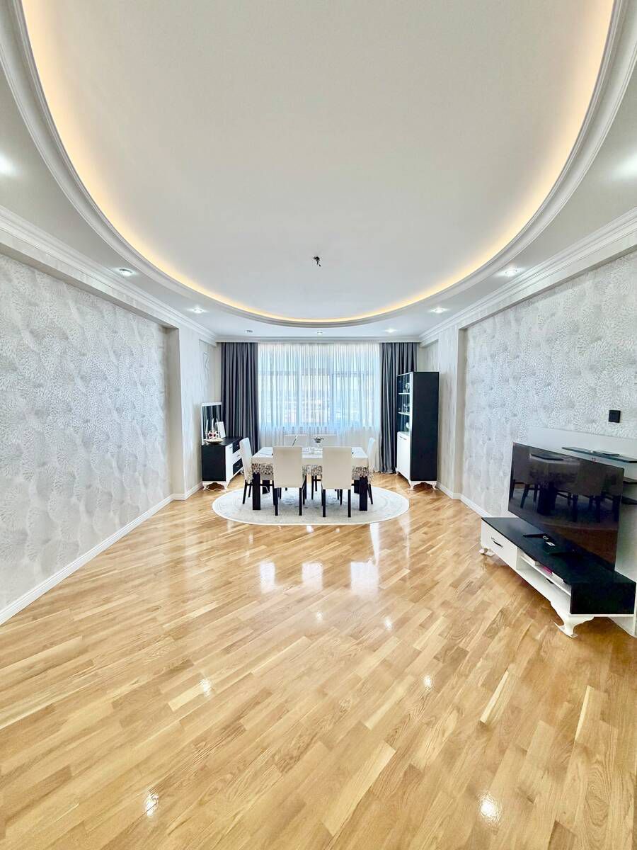 Satılır 3 otaqlı yeni tikili 135 m² — Mənzil, Bakı