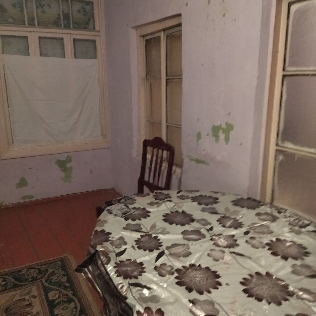 Kirayə üçün sadə, mebellə təchiz edilmiş 2 otaqlı ev. - Geniş qonaq — Daşınmaz əmlak, Bakı (9)