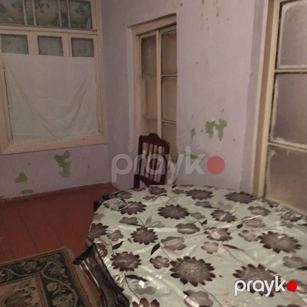 Kirayə üçün sadə, mebellə təchiz edilmiş 2 otaqlı ev. - Geniş qonaq — Daşınmaz əmlak, Bakı (9)