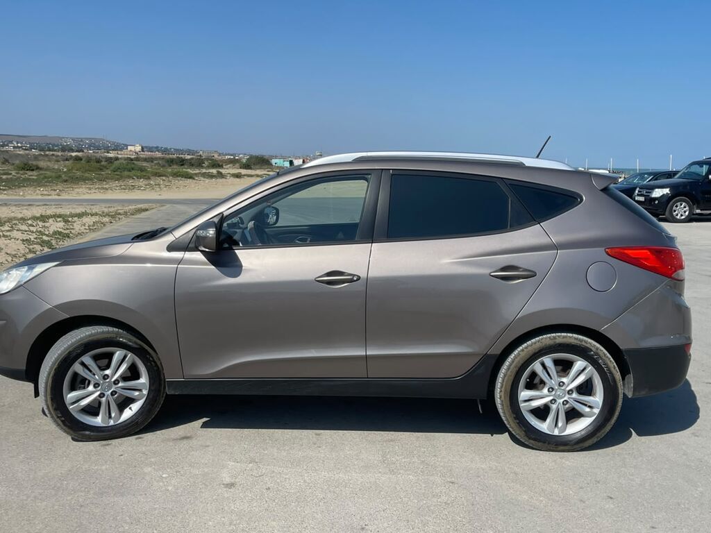 Hyundai ix35 crossover Xarici görünüş: - Rəng: boz/qəhvəyi (metalik — Avtomobillər, Mehdiabad (4)