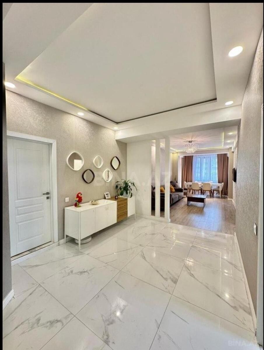Satılır 3 otaqlı yeni tikili 130 m² — Mənzil, Bakı