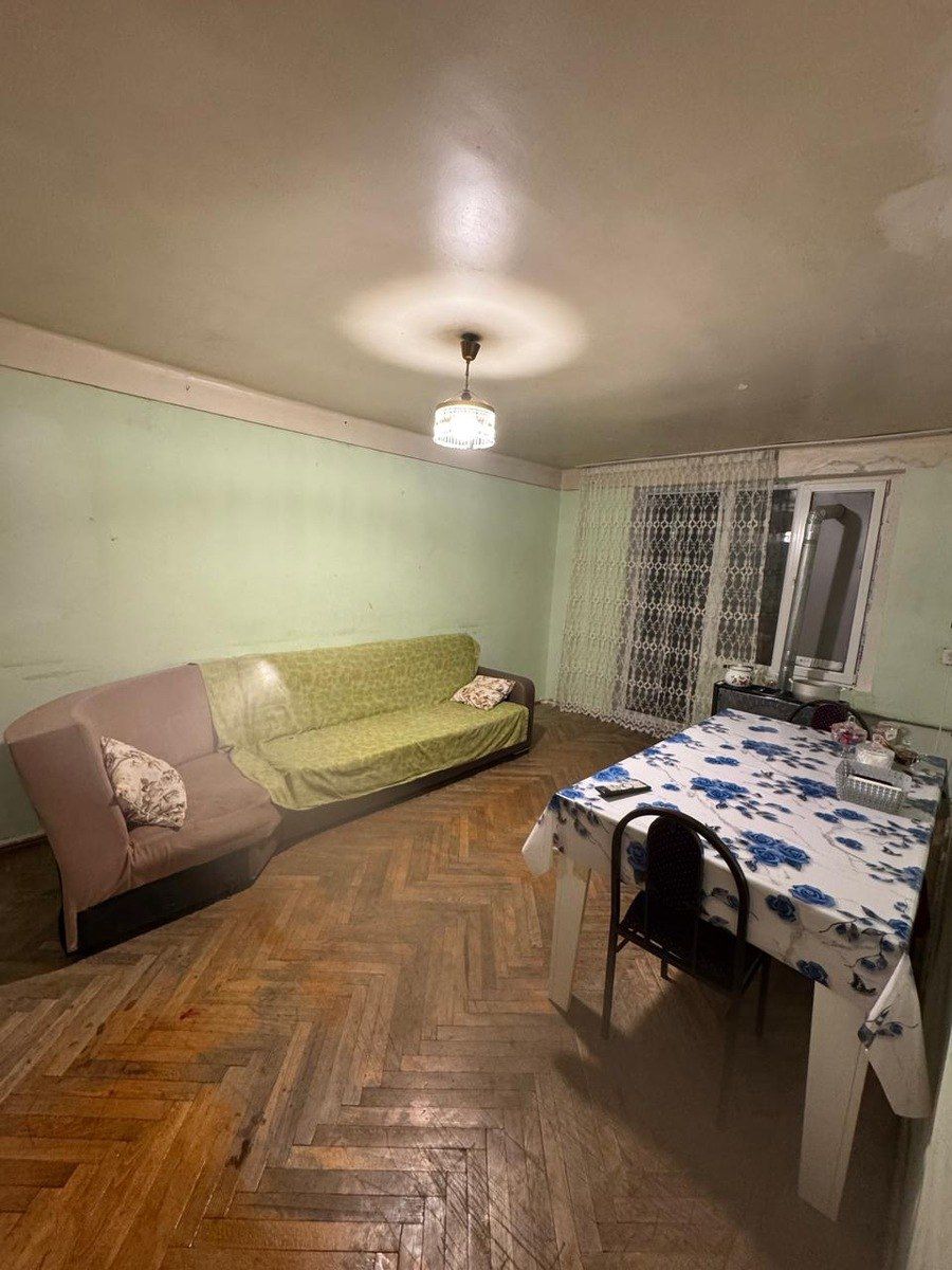 Satılır 3 otaqlı köhnə tikili 75 m² — Bakı