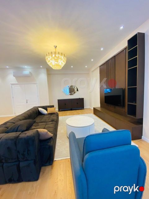 İcarəyə verilir 3 otaqlı yeni tikili 180 m²