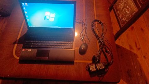 Noutbuk Asus