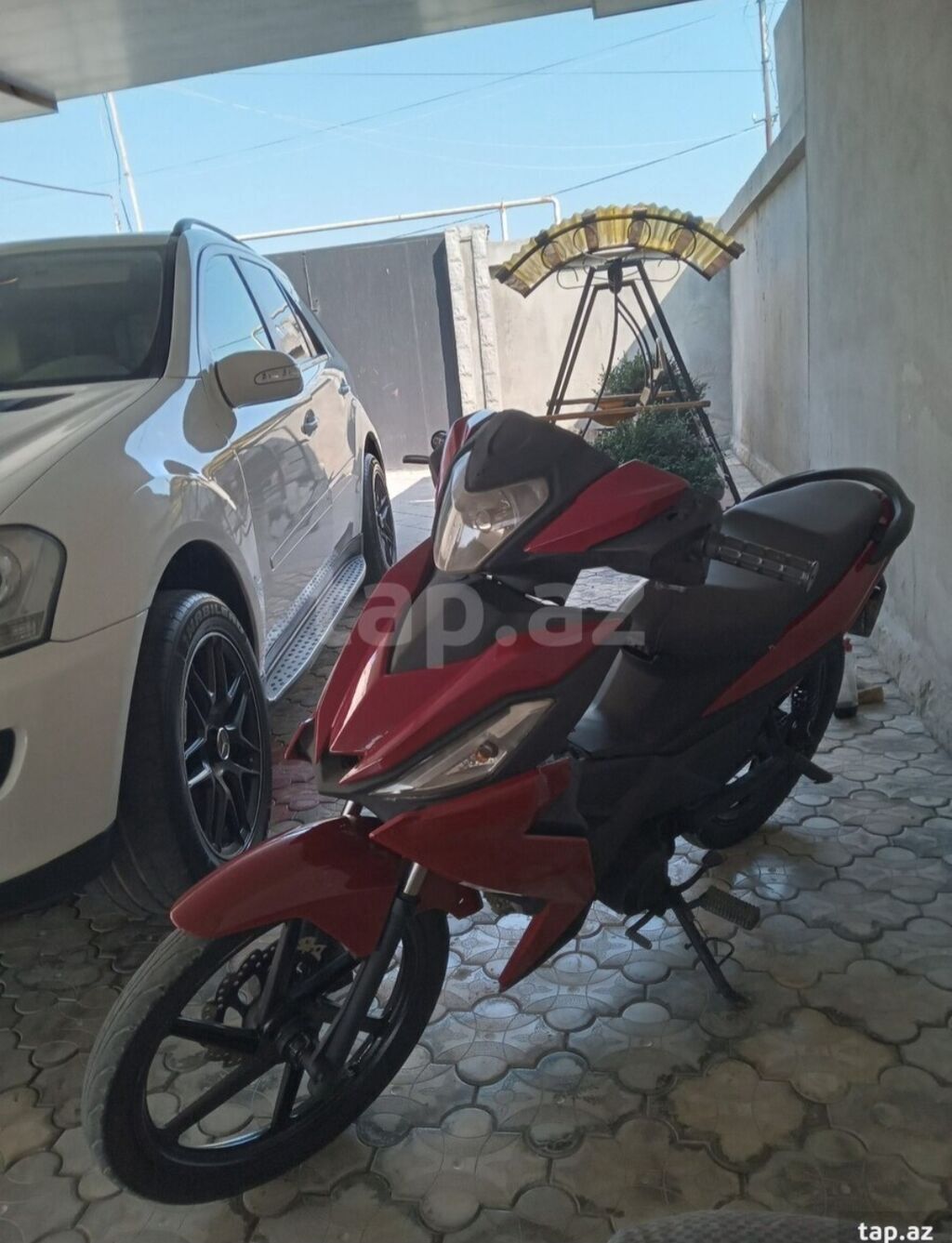 Qırmızı rəngli şəhər tipli skuter/moped - Agressiv dizaynlı — Avto, Xaçmaz (6)
