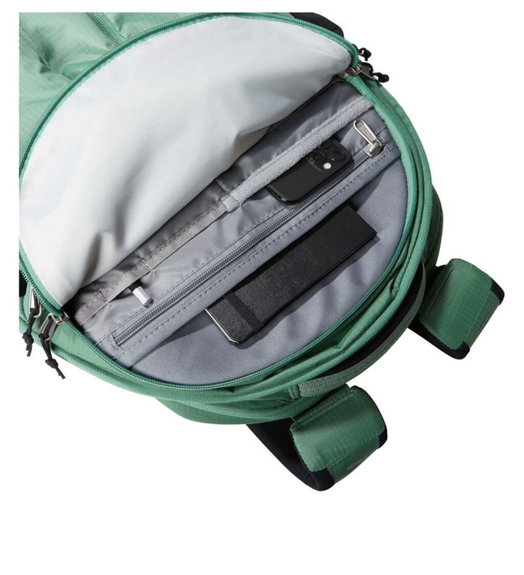 The North Face "Surge" modeli kürək çantası satılır. Çanta yalnız 1 — İdman və istirahət, Bakı (4)