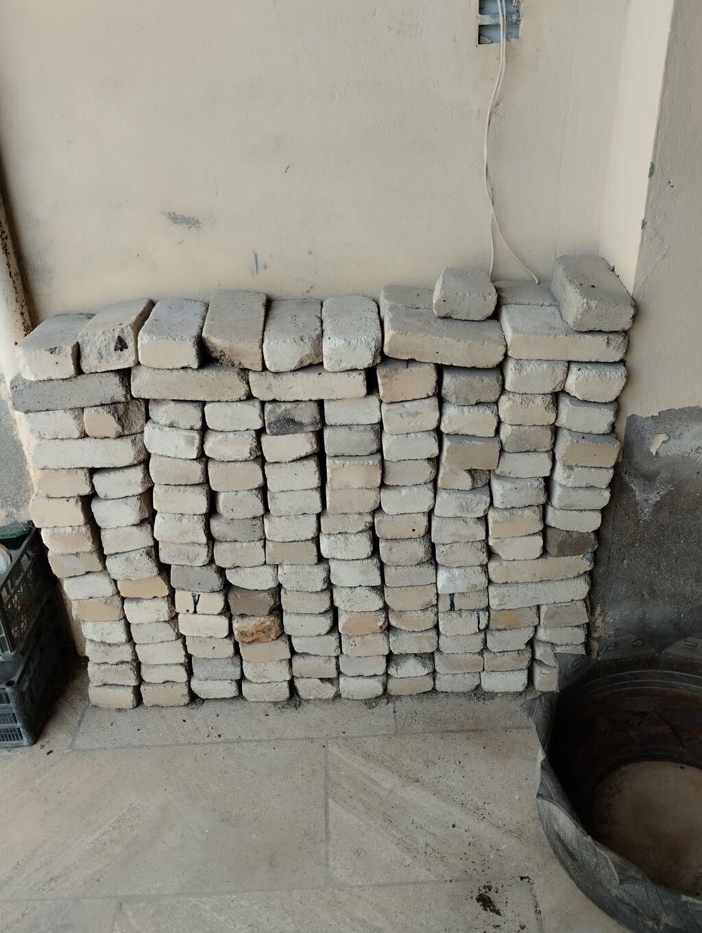Köhnə tip kərpic daşlar dəsti - Material: bişmiş gil kərpic - Forma