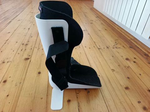 Ayaq biləyi–ayaq üçün ortopedik breys (AFO) - Material: möhkəm